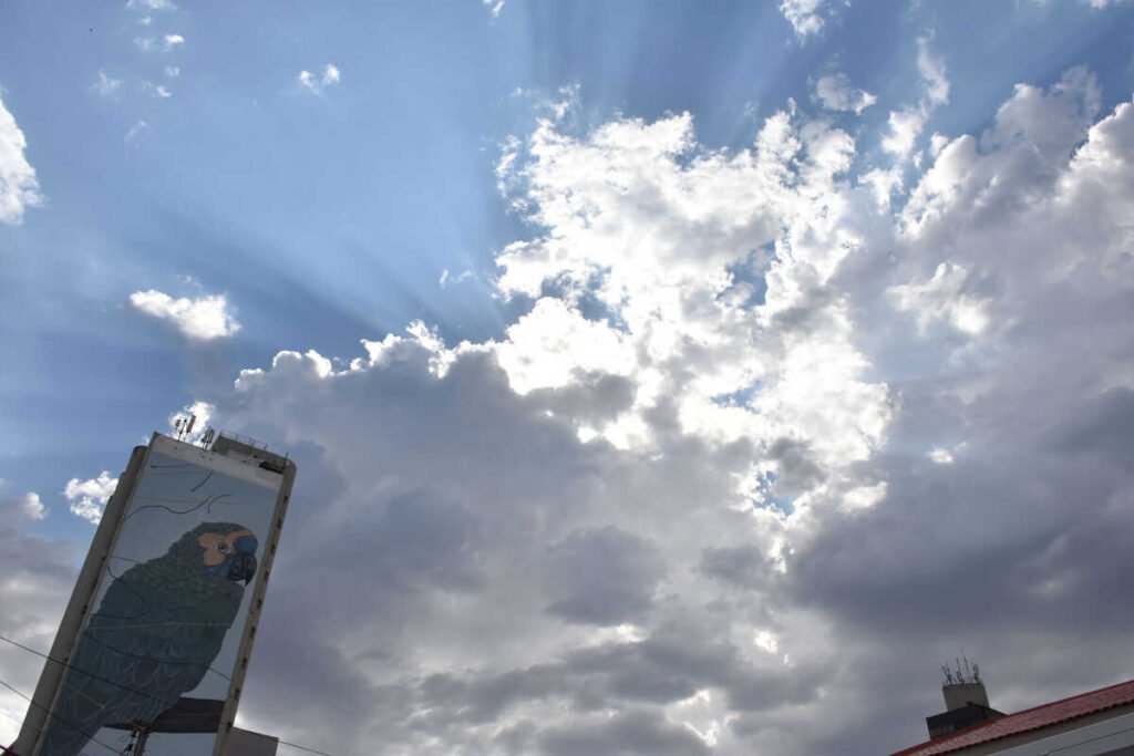 Campo Grande enfrenta semana com chuvas aquém do esperado e fenômenos climáticos incomuns
