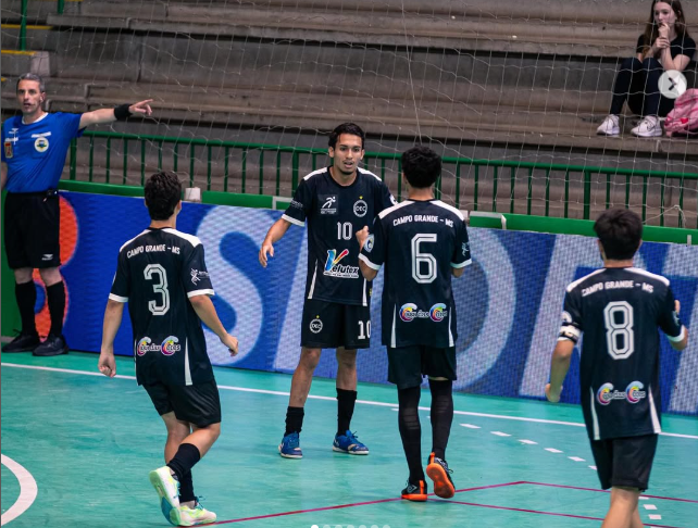 DEC garante vaga na semifinal da Taça Brasil Sub-17 de futsal