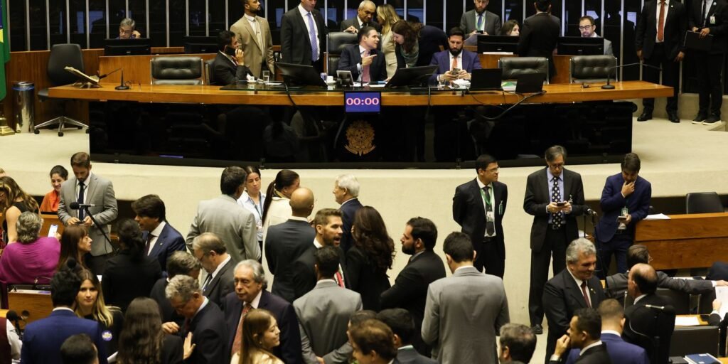 Câmara dos Deputados aprova projeto que restringe aborto legal para crianças