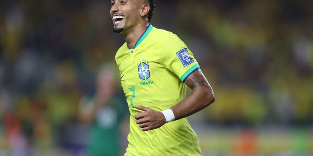 Raphinha concorre ao prêmio de melhor jogador do mundo da Fifa em 2025