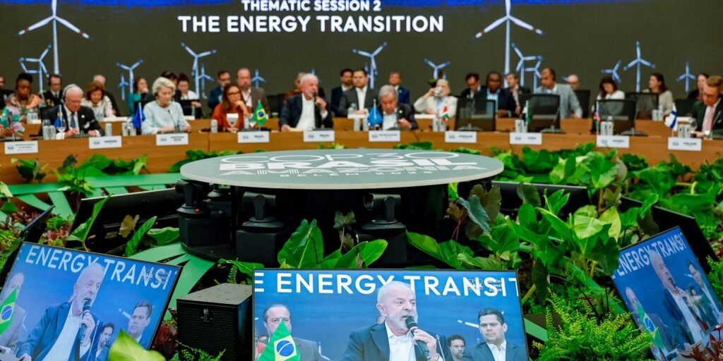 Lula alerta para atraso nas metas do Acordo de Paris e apela a líderes globais