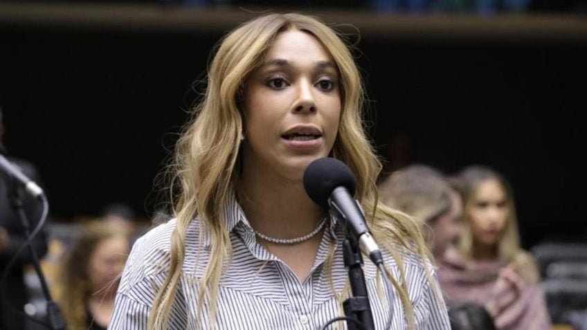 Erika Hilton critica fim do home office no Nubank, apontando 'birra'