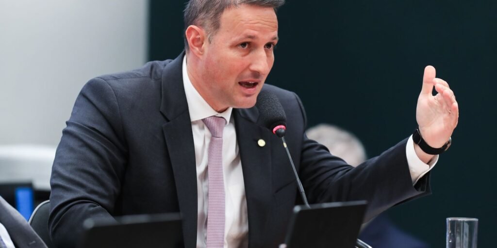 Derrite relatará projeto antifacção na câmara, visando endurecer penas