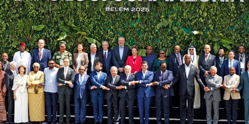 Lula discute crise climática com líderes globais na COP30 em belém