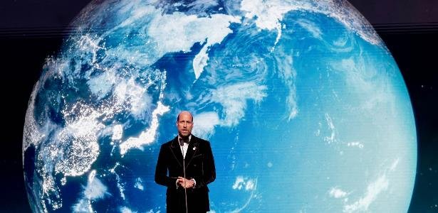 Príncipe William encanta ao arriscar português em premiação no rio