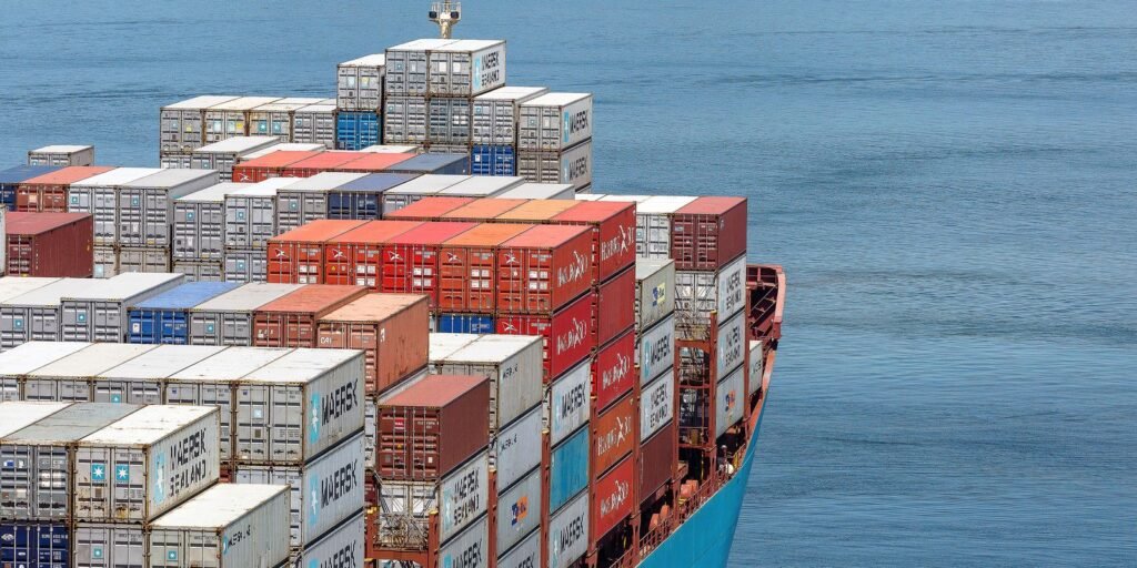 balança comercial: brasil ignora tarifas e bate recorde. (44 caracteres)