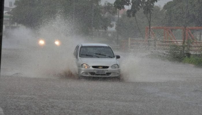 02-0122-0171-chuva-ar