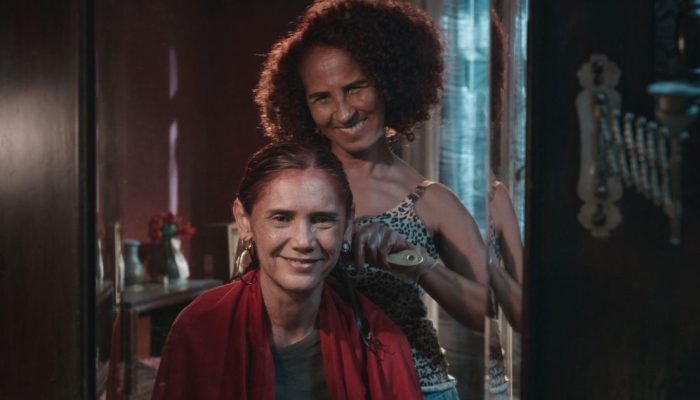 Verônica-Cavalcanti e Luciana-Souza em cena de 'Fiz um Foguete Imaginando que Vo