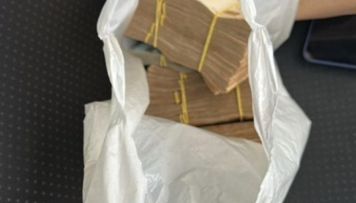 PF apreende mais de R$ 160 mil em espécie durante pagamento para policial