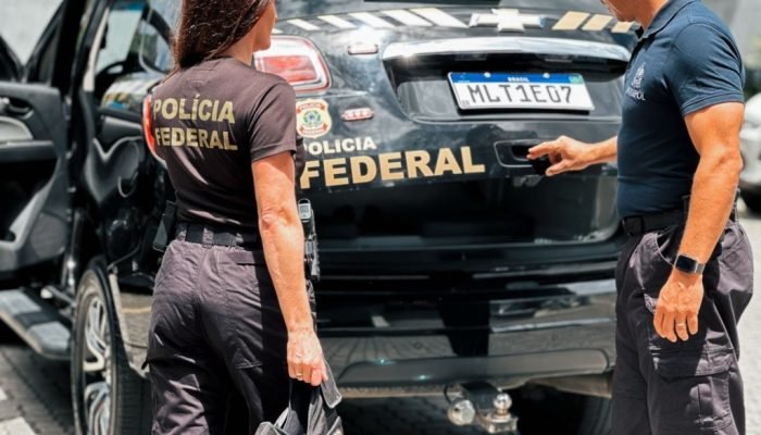 PF prende estrangeira procurada pela Interpol em Santa Catarina