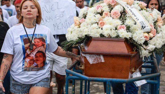 Últimos corpos de pessoas assassinadas em operação no Rio deixam o IML