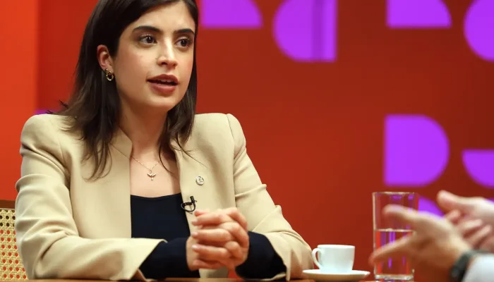 Tabata Amaral Discute Educação e Taxação em Entrevista