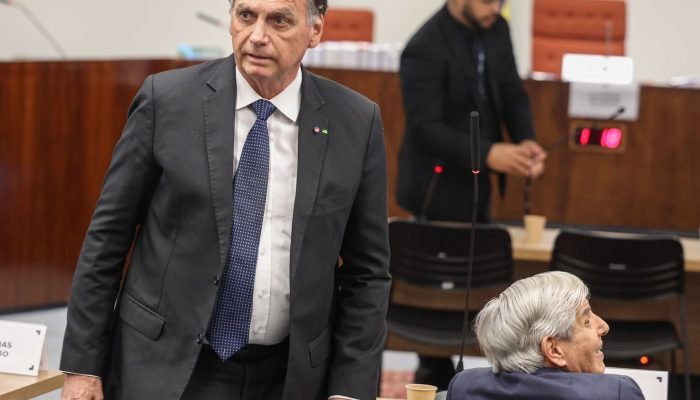 Defesa de Bolsonaro Recorre ao STF Alegando Cerceamento e Pede Revisão da Pena