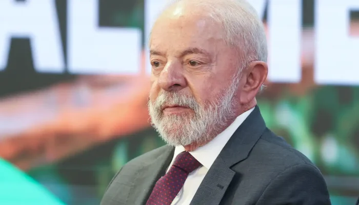 Lula insiste para que fintechs paguem impostos "devidos ao país"