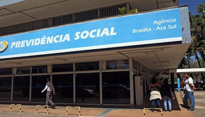 INSS interrompe programa de corte de filas por falta de verba