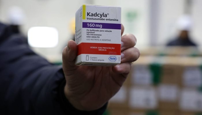 SUS recebe novo lote de medicamento para tratar câncer de mama