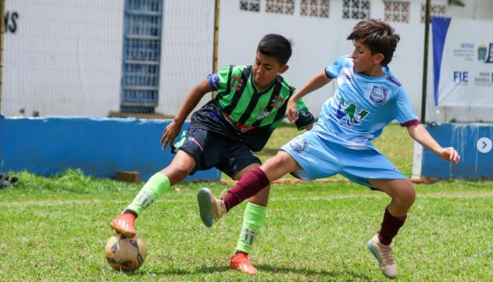 Estadual Sub-11 define semifinalistas com confrontos emocionantes