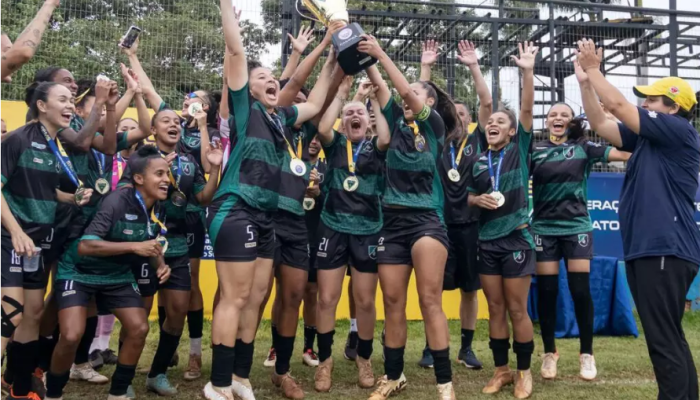 Foto: Time vai ampliando visibilidade no futebol feminino (foto-ACS)