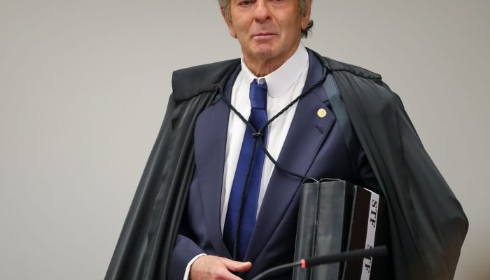 Fachin autoriza Fux a mudar para a Segunda Turma do STF