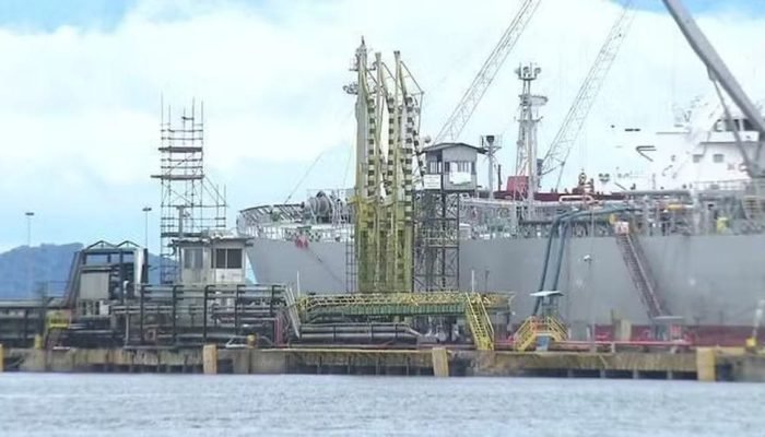 Porto de Paranaguá, local de escoamento das exportações brasileiras e de entrada de importações — Foto: Caminhos do Campo/RPC