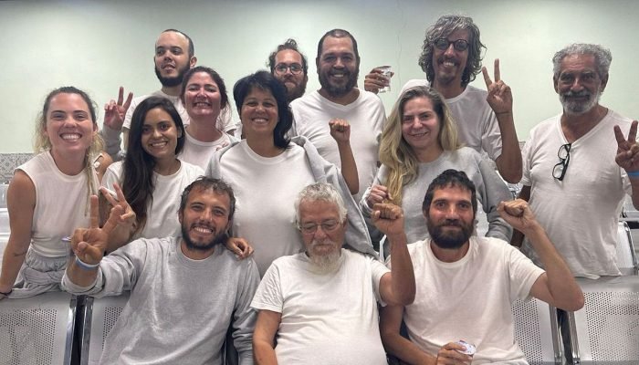 Integrantes brasileiros da Flotilha Global Sumud são libertados na Jordânia