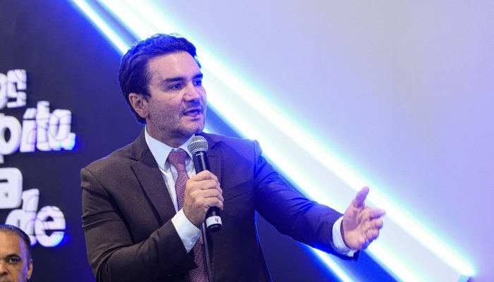 Sabino deve permanecer no Turismo e enfrentar expulsão do União Brasil