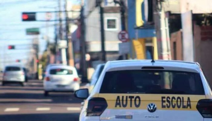 CNH mais acessível: governo federal propõe fim da autoescola obrigatória