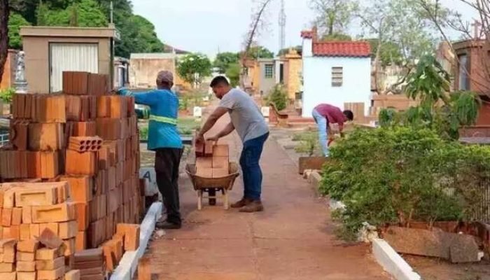 Salários de até R$ 1,6 mil em processo seletivo para coveiros e pedreiros na Capital