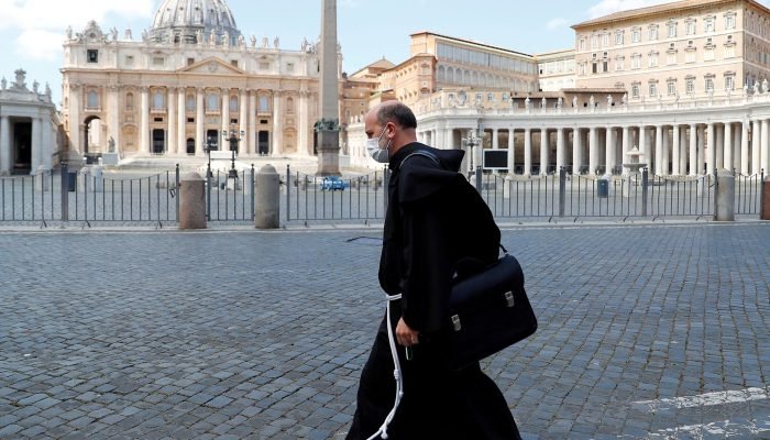 Vaticano recebe críticas por lentidão em casos de abuso, aponta relatório