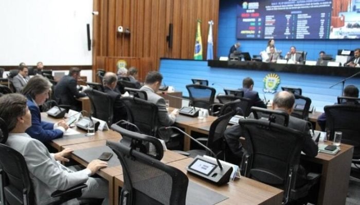 Deputados estaduais analisam e votam os projetos durante a sessão plenária da Assembleia Legislativa - Crédito: Wagner Guimarães/ALMS
