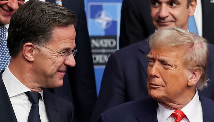 Secretário-geral da Otan, Mark Rutte, ao lado do presidente dos EUA, Donald Trum