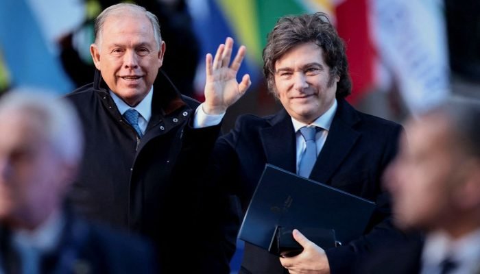 Chanceler da Argentina pede demissão dias antes de eleição legislativa