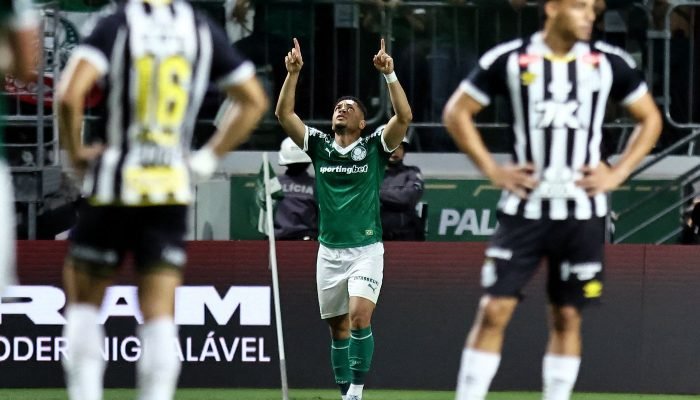 Palmeiras garante vitória no clássico contra o Santos com destaque para Vitor Roque