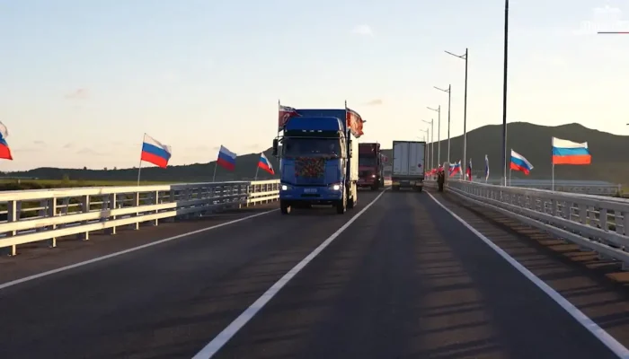 2026-09-07t154338z_1_lynxmpem8618n_rtroptp_4_northkorea-russia-bridge