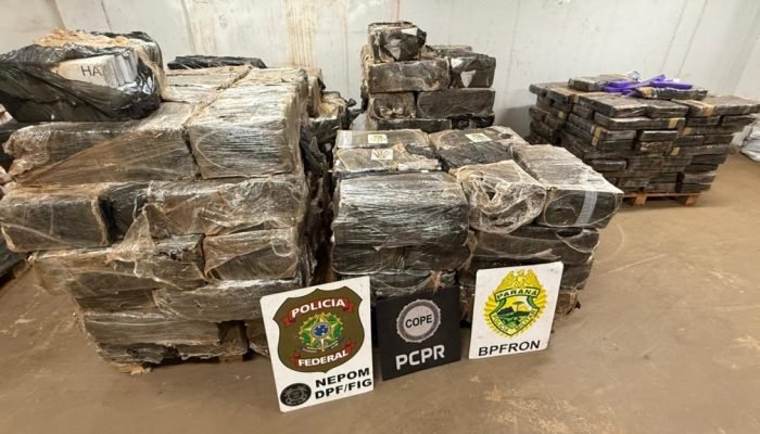 PF apreende quase 4 toneladas de droga e prende três na fronteira
