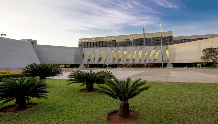 STJ suspende operações da Refinaria de Manguinhos, no Rio