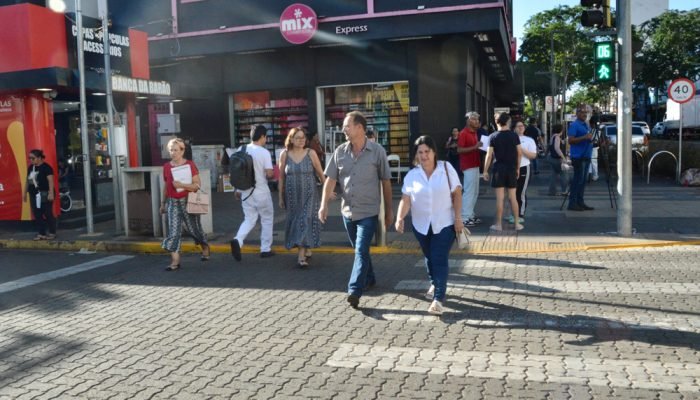 250923_CENTRO-RUA-14-DE-JULHO-COMERCIO_SEMADES_ROBERTO-AJALA-7