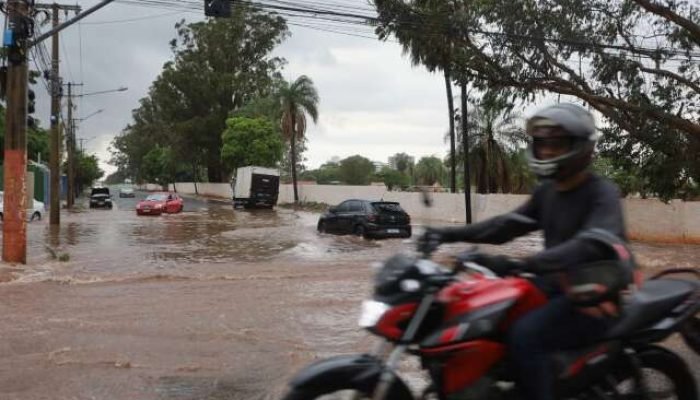 Inmet divulga dois alertas para Mato Grosso do Sul sobre chuvas e ventos fortes