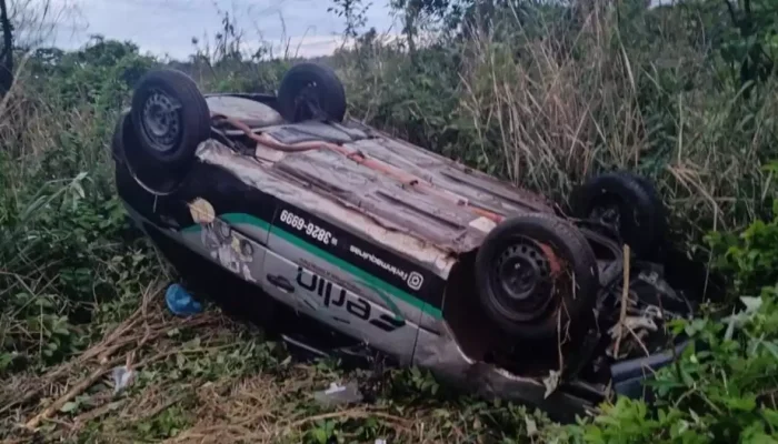Moradora de Bataguassu Capota Veículo na BR-267 e é Resgatada por Policiais de Folga
