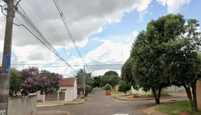Rua onde o crime aconteceu, na madrugada desta quinta-feira (Foto: Reprodução/Google Maps)