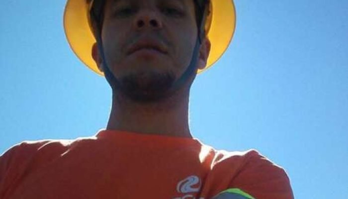 Foto: Welliton Juliano em foto nas redes sociais e usando uniforme da antiga CCR