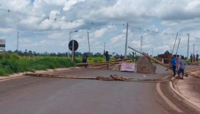 Indígenas mantêm interdição parcial no anel viário de Dourados
