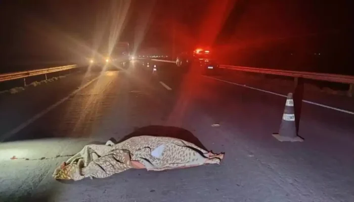 Mulher morre atropelada e motorista foge na BR-267 em Bataguassu