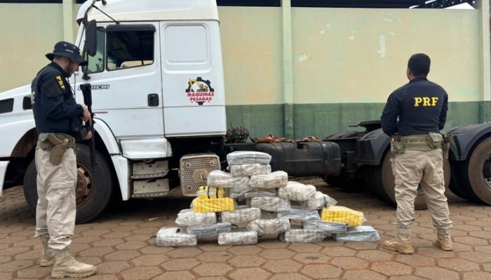 PRF Apreende 160 Kg de Cocaína em Caminhão na BR-158