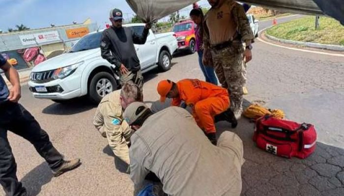 Em Campo Grande, motociclista é socorrida após fuga de motorista