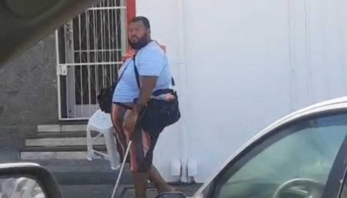 Homem finge deficiência e pede dinheiro em frente a banco em Três Lagoas