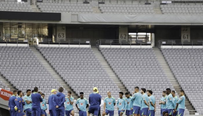 Ancelotti defende período de experimentação na seleção brasileira para a Copa de 2026
