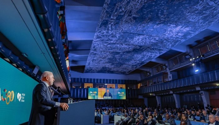 Lula diz que fome não é problema econômico, mas político
