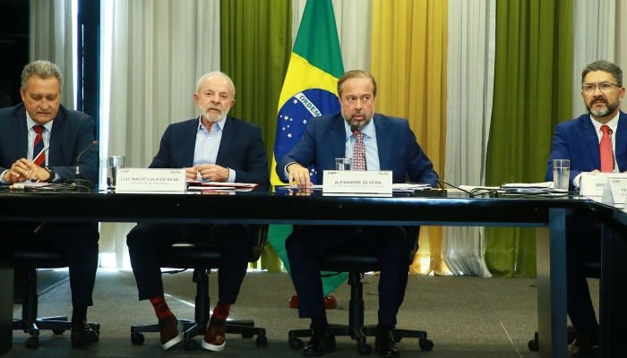 Brasil avança em política mineral com conselho para recursos críticos e terras raras