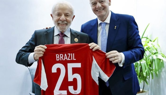 Lula convida presidente da Fifa para conhecer Universidade do Esporte